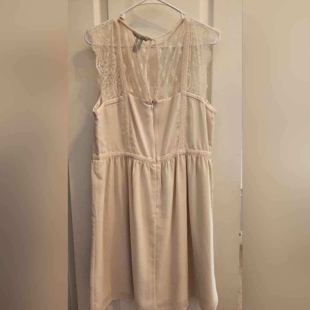 EUC H&M Ivory Lace Dress Size 14 - Picture 3 of 4